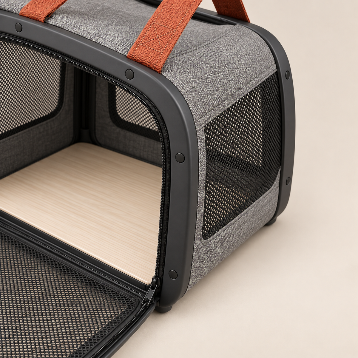 Arc Fold Pet Carrier detail view
